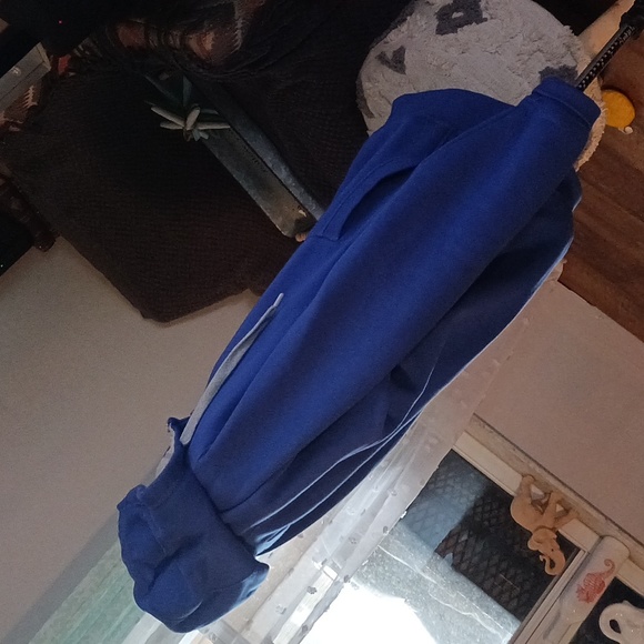 Tampa Bay Lightening BOLT'S Zip up hoody💙💙💙NHL - Picture 5 of 10